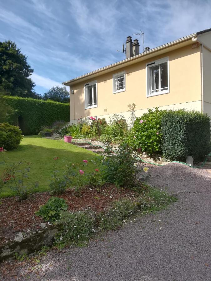 Bed and Breakfast L'Accueil Gueron Экстерьер фото