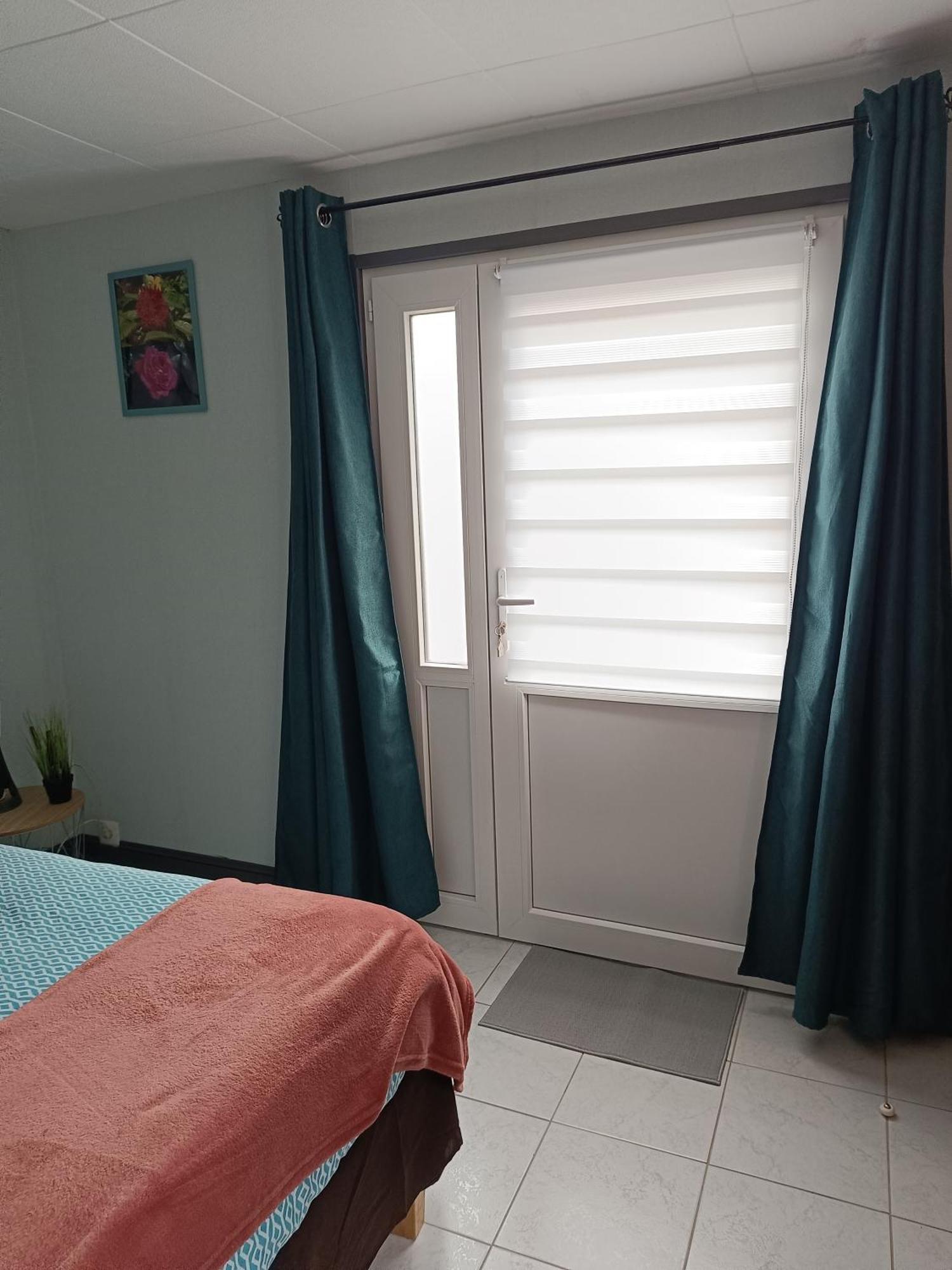 Bed and Breakfast L'Accueil Gueron Экстерьер фото