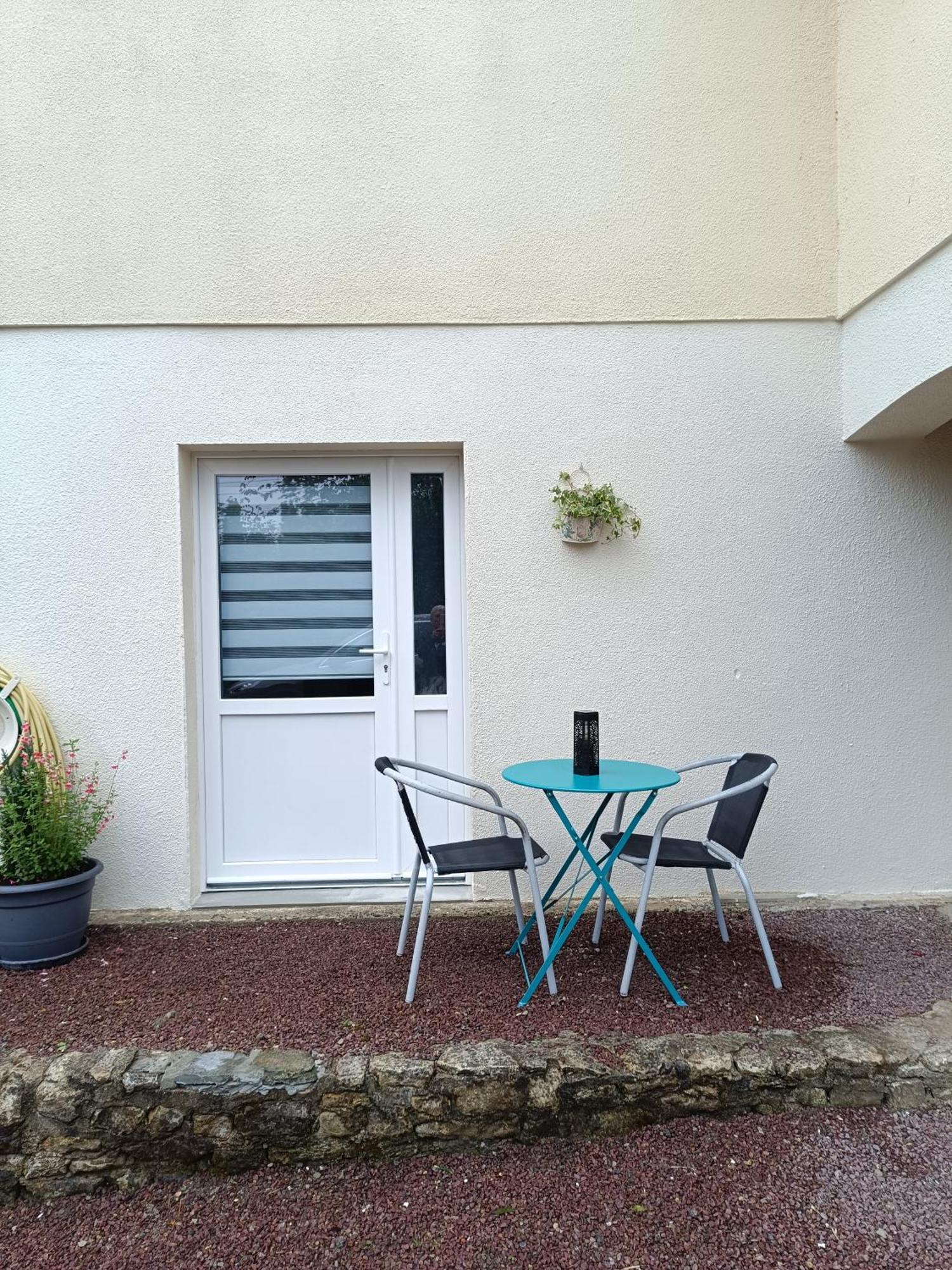 Bed and Breakfast L'Accueil Gueron Экстерьер фото